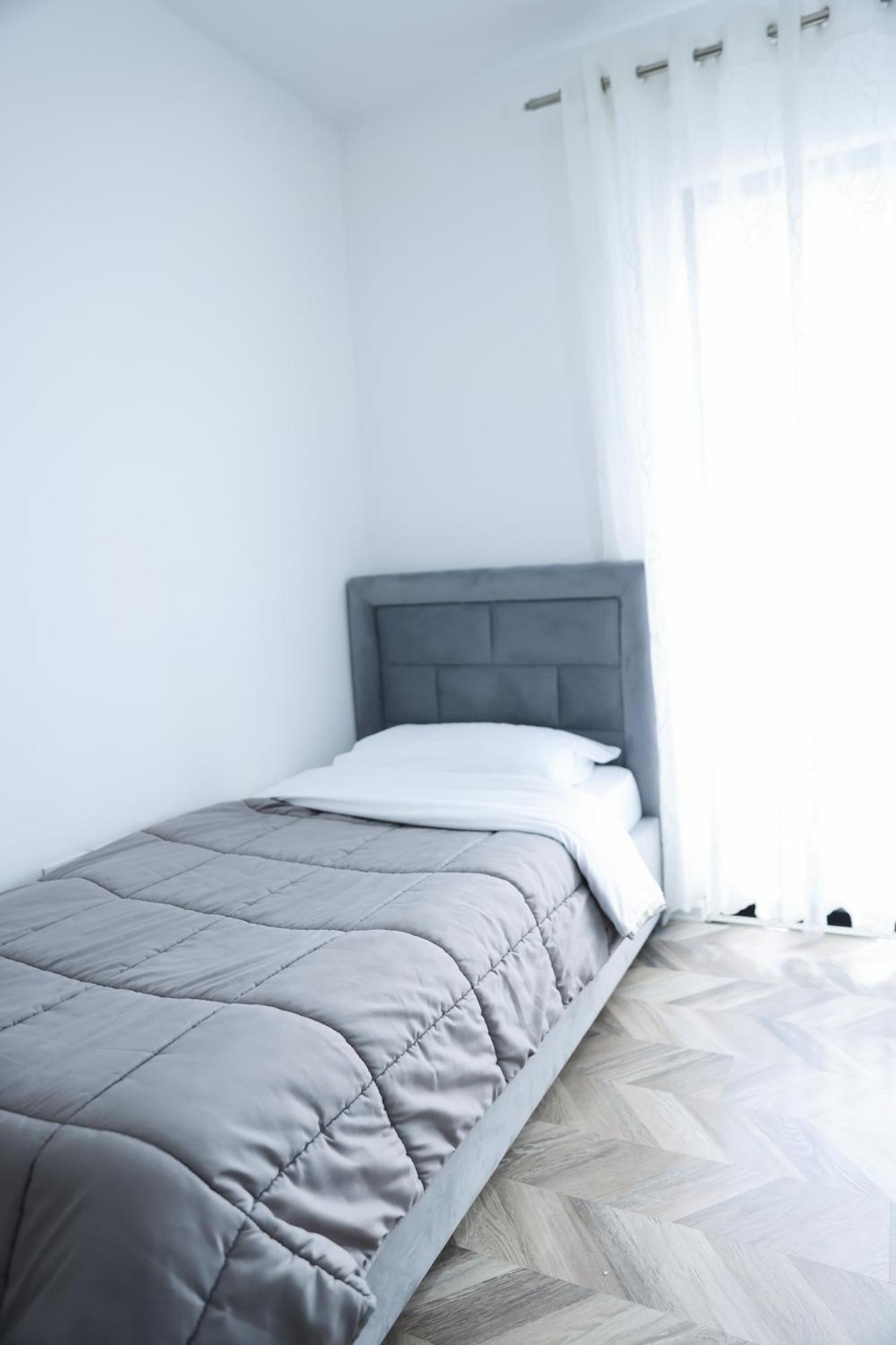 Family Apartment Tirana Exterior photo