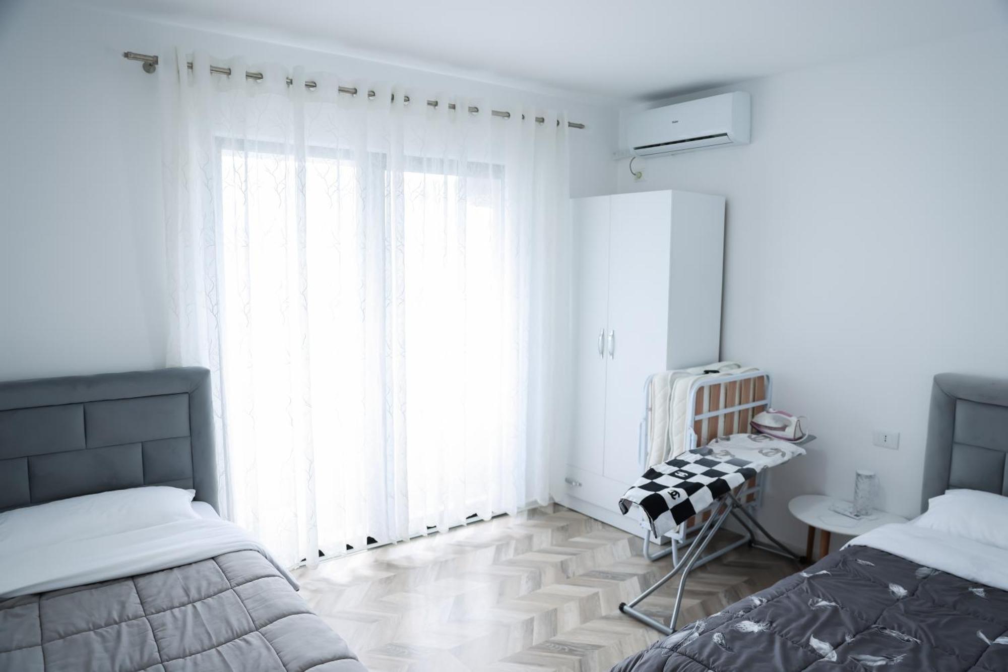 Family Apartment Tirana Exterior photo